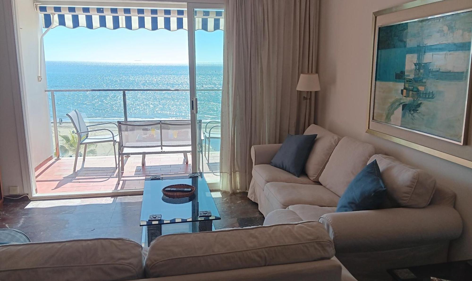 Alojamiento Iberia Playa Estepona Ngoại thất bức ảnh