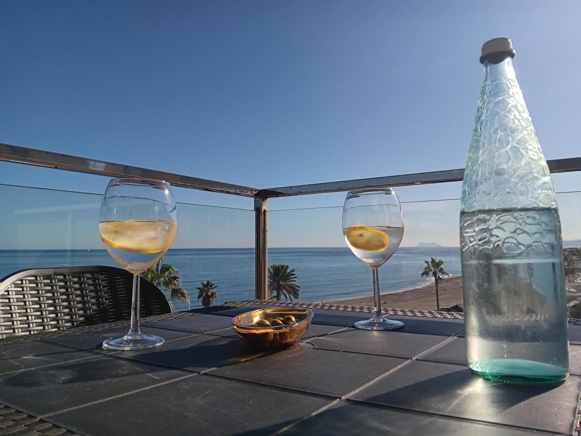Alojamiento Iberia Playa Estepona Ngoại thất bức ảnh