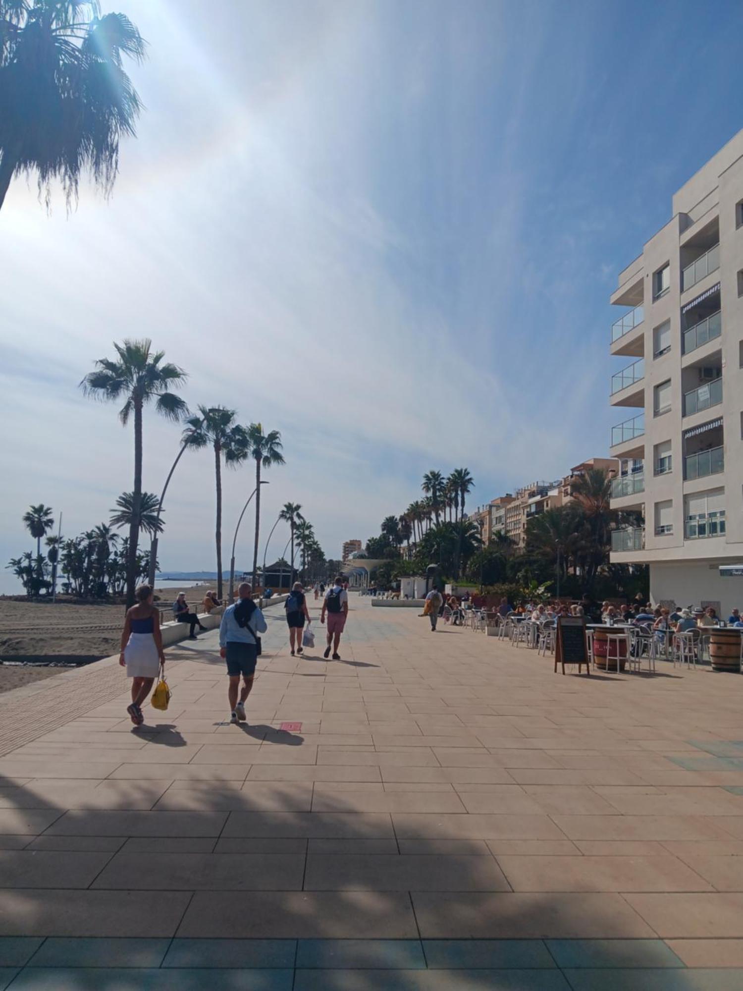 Alojamiento Iberia Playa Estepona Ngoại thất bức ảnh