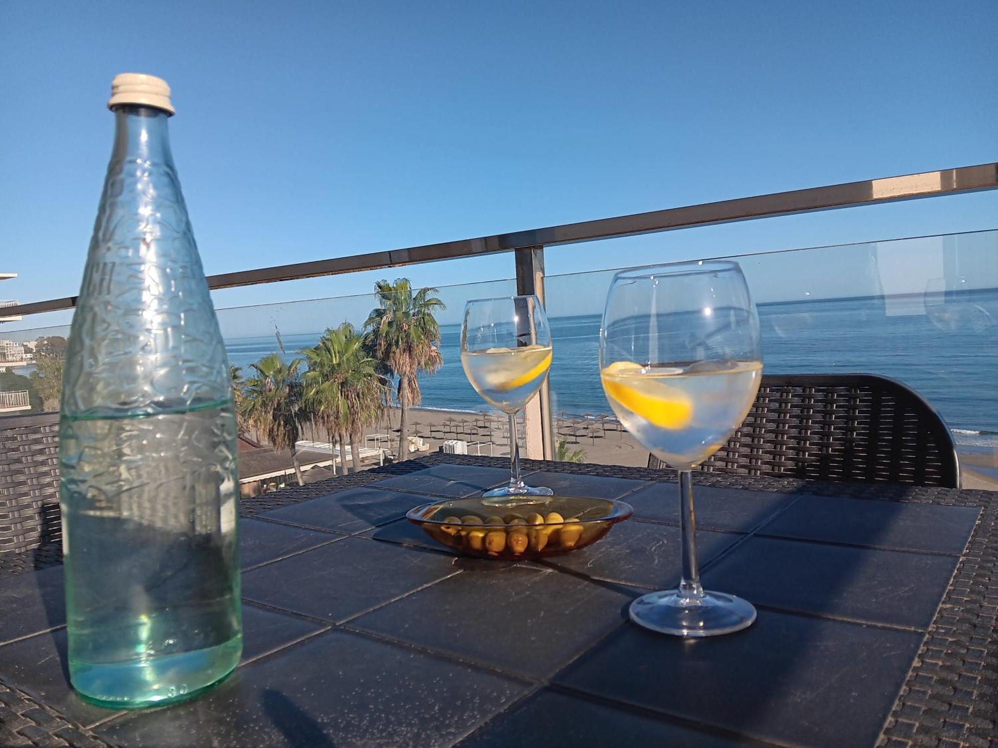 Alojamiento Iberia Playa Estepona Ngoại thất bức ảnh