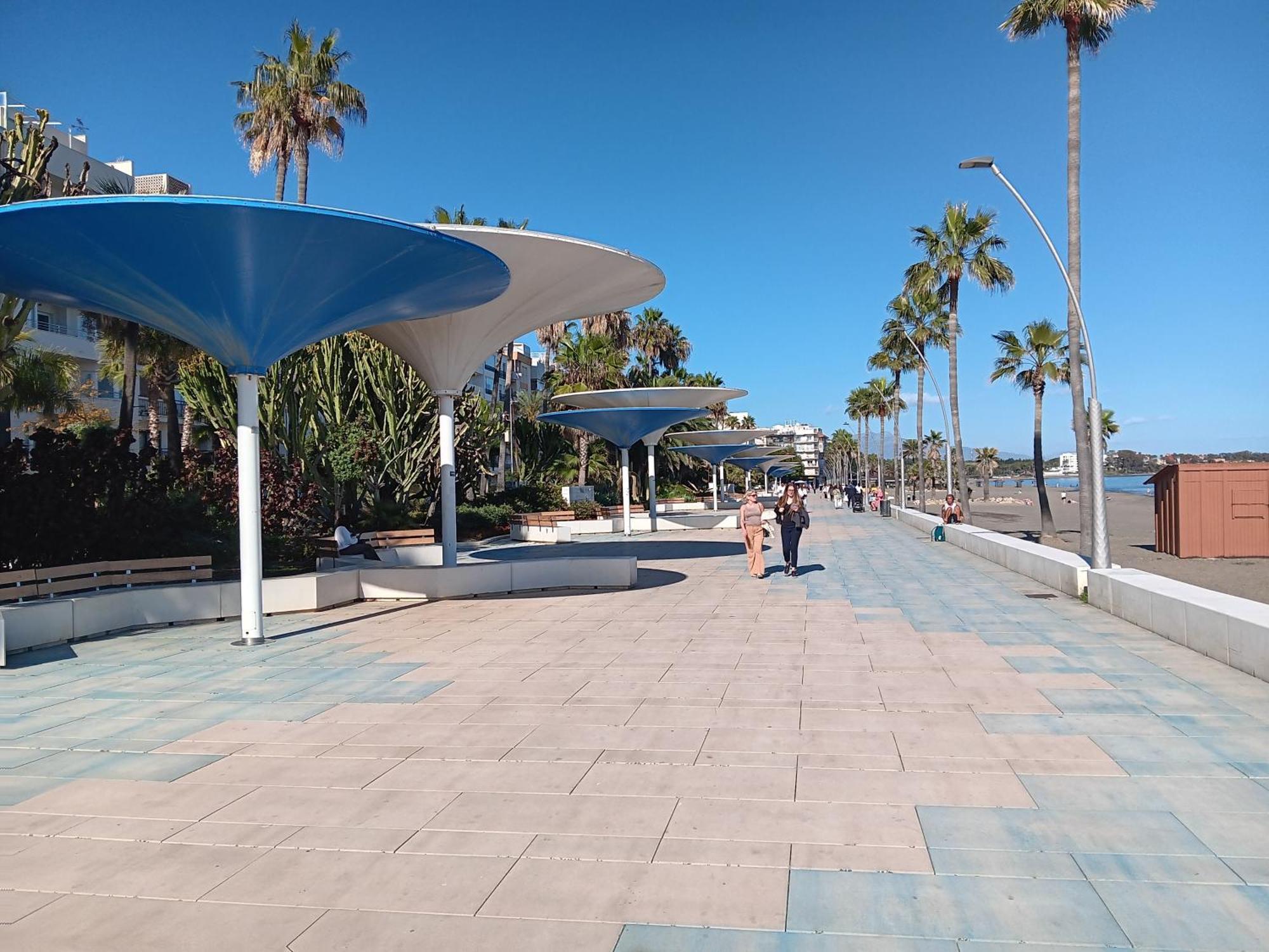 Alojamiento Iberia Playa Estepona Ngoại thất bức ảnh