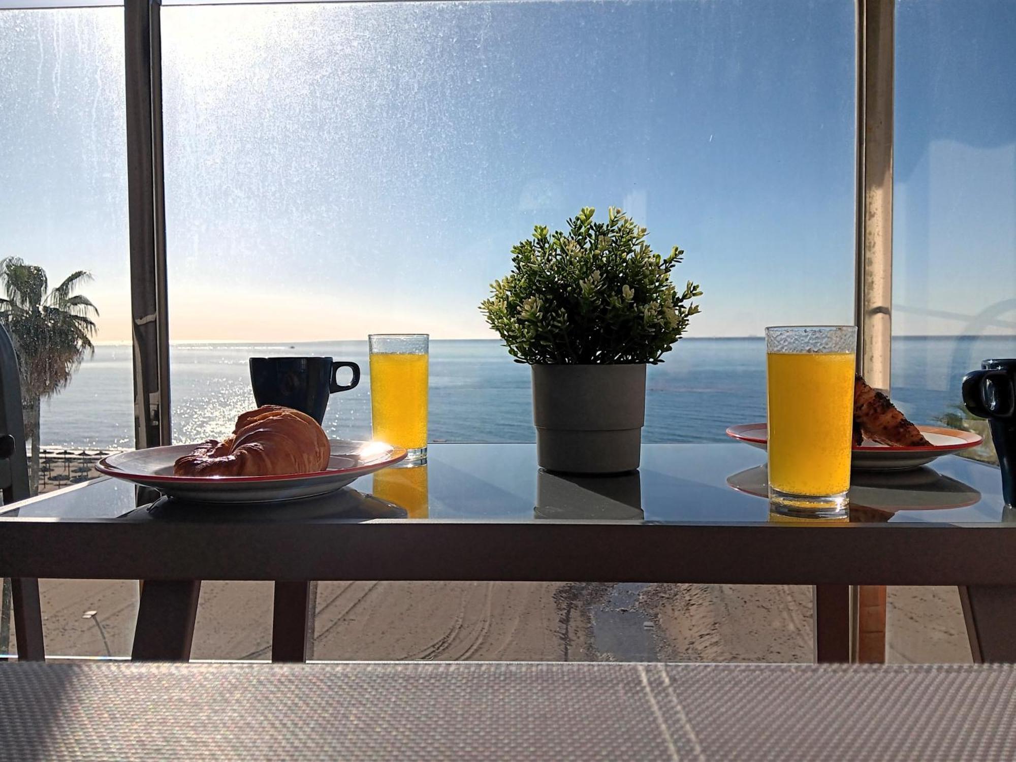 Alojamiento Iberia Playa Estepona Ngoại thất bức ảnh