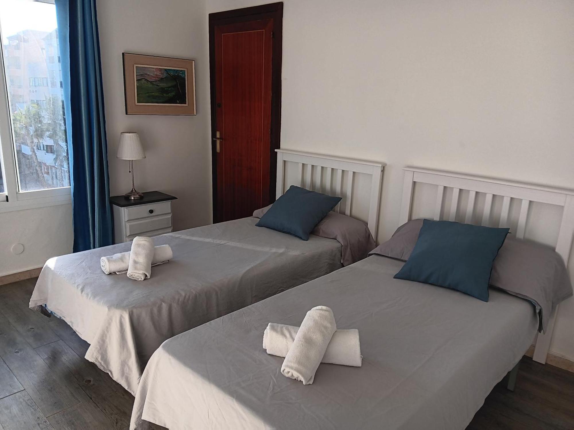 Alojamiento Iberia Playa Estepona Ngoại thất bức ảnh