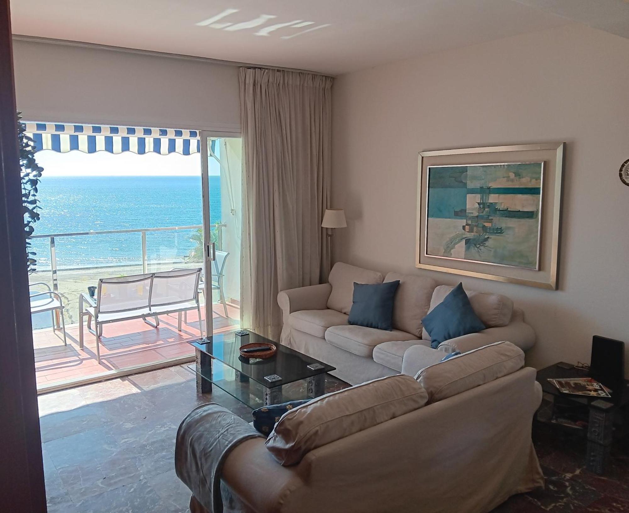 Alojamiento Iberia Playa Estepona Ngoại thất bức ảnh